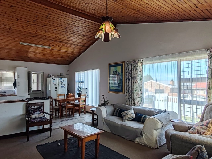 4 Bedroom Property for Sale in Palmiet Western Cape